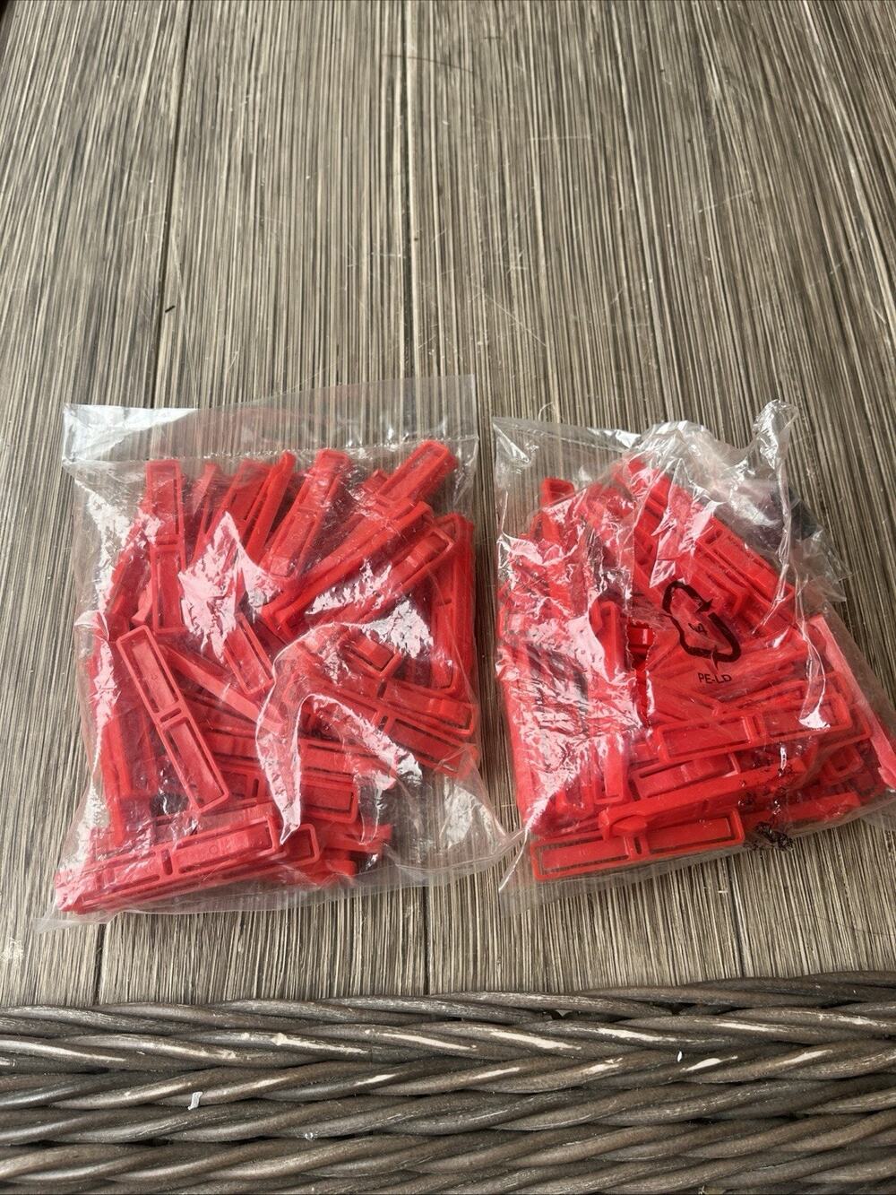 Carrera 85245 red track connectors (100) for 124/132 tracks